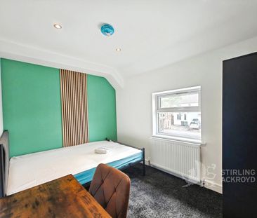 The Chase, Guildford, Surrey, GU2 7UB - Photo 2