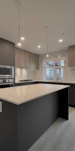 BRAND NEW LANGLEY – 3 BEDROOM + FLEX, 2.5 BATHROOM TOWNHOUSE AVAILABLE - Photo 3