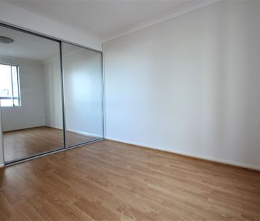 Quality 2 Bedroom Security Apartment - Photo 2
