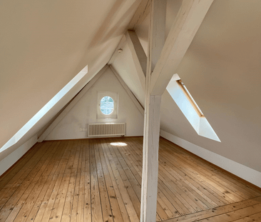 Charmante 4-Zimmer-Altbauwohnung mit Balkon und schöner Aussicht in... - Photo 5