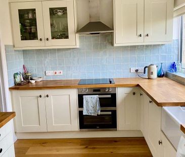 3 bedroom semi-detached house to rent - Photo 5