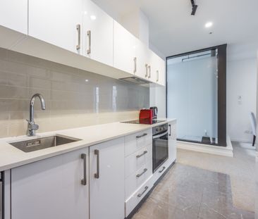 Modern Apartment - Photo 1