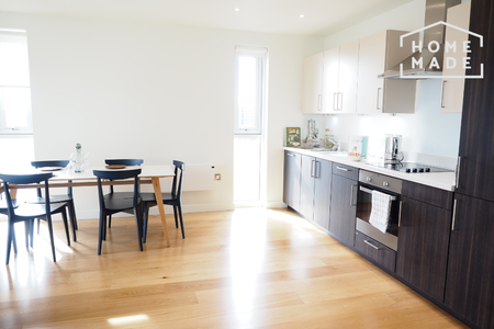 3 bedroom flat to rent - Photo 4