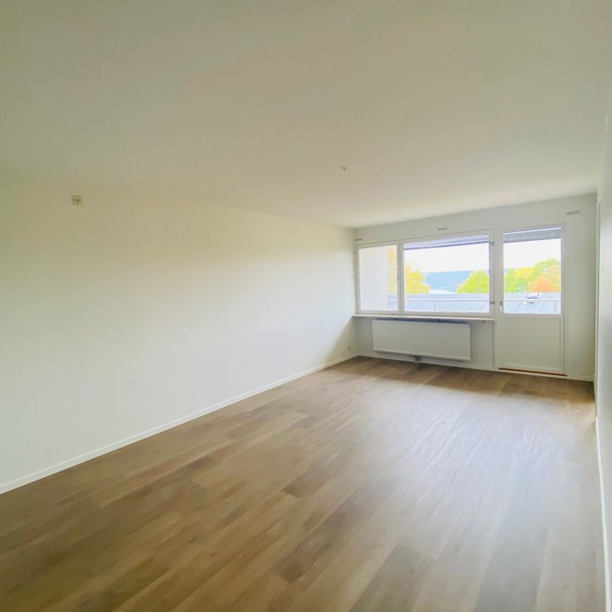 Karlslättsv 8 A - Photo 1