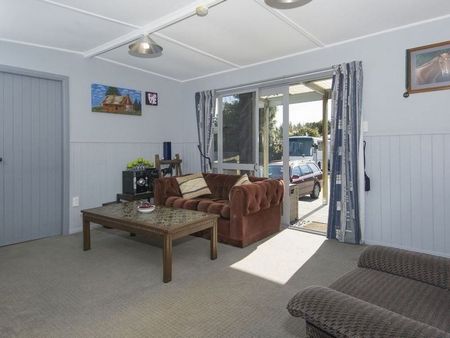 Easy Care Living with Cottage Charm - Welcome Bay - Photo 4