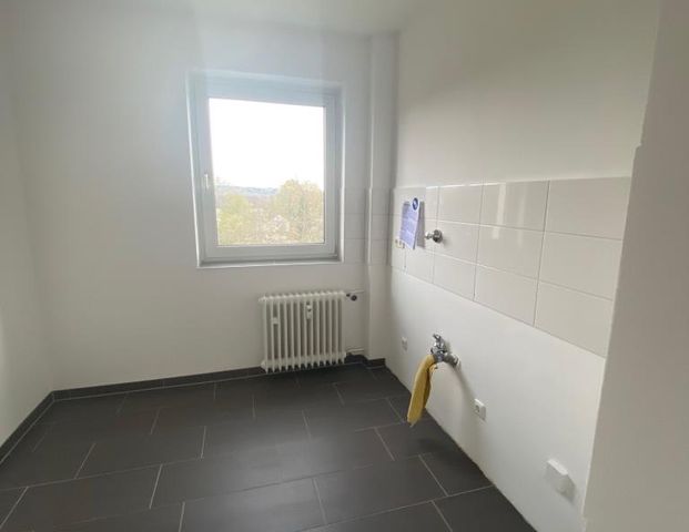Mit Balkon und modernem Badezimmer inkl. Wanne - Foto 1