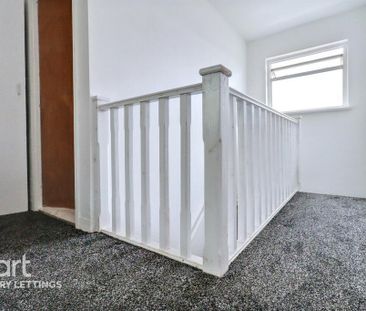 3 bedroom end of terrace house to rent - Photo 1