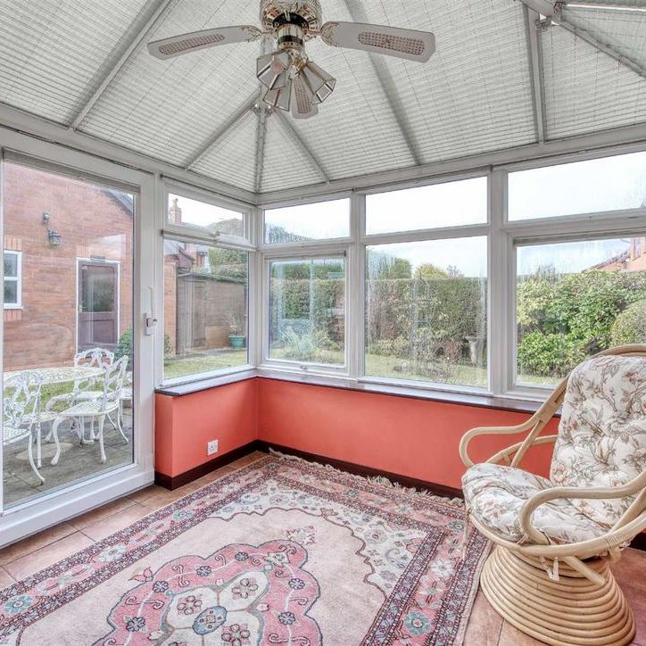 4 bedroom detached house to rent - Photo 1