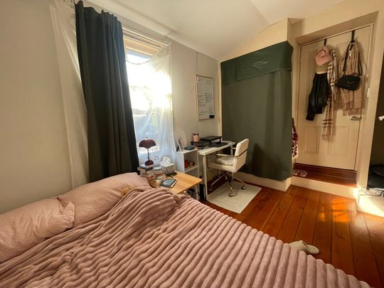 Glebe - Photo 1