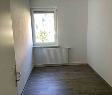 Tolle, kleine 4 Zimmer-Wohnung für Sie und Ihre Familie! - Photo 1