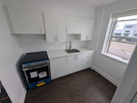 For Lease - 849 Brant Street Unit# 3, Burlington, Ontario - Photo 4