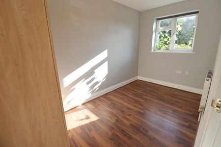 2 bedroom maisonette to rent - Photo 2