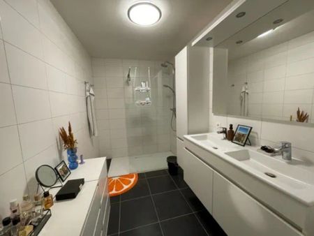 Zeer goed gelegen appartement met 2 slaapkamers en autostaanplaats te Geel! - Foto 3