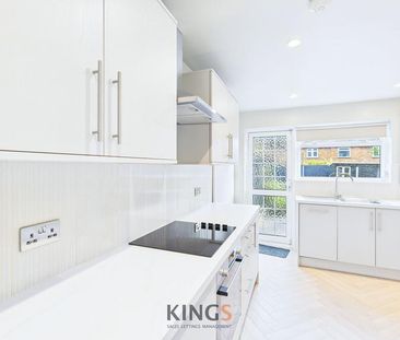 3 bedroom terraced house to rent - Photo 4