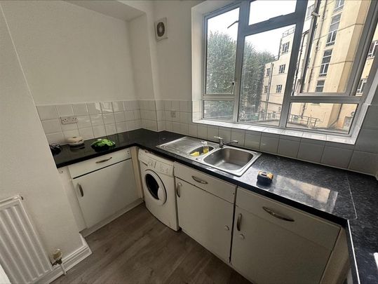 2 bedroom flat to rent - Photo 1