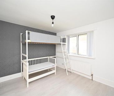 91 Knockleigh Drive, Carrickfergus, Greenisland, BT38 8UY - Photo 4