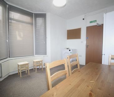 1 Bedroom Room to Rent To Let - Photo 5