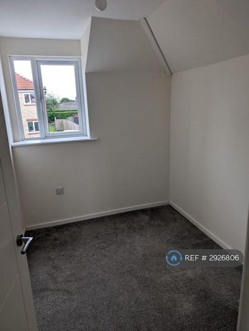 3 bedroom detached house to rent - Photo 2