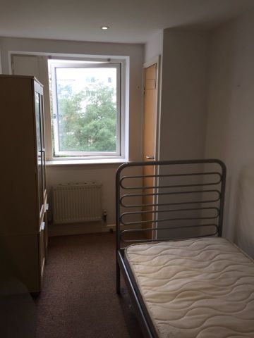 2 Bed Flat, Royal Quay, L3 - Photo 2