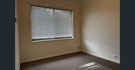 Fresh & Airy Three-Bedroom Villa in a Peaceful Setting - Photo 5