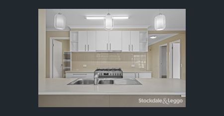 This One Has It All! - Photo 4