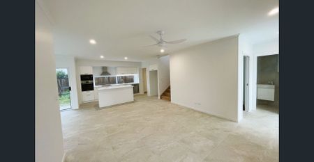 Townhouse in Lennox Village - Photo 5
