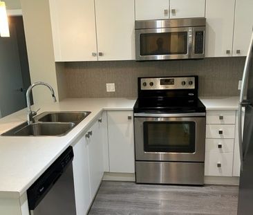 PARALLEL ONE APTS - 305 - P1-305 - Photo 1