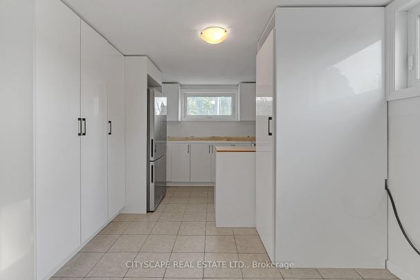 For Lease - 2724 Lakeshore Boulevard Unit# Lower, Toronto, Ontario - Photo 1
