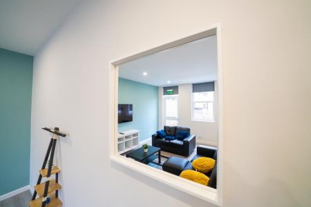 4 bedroom flat to rent - Photo 4