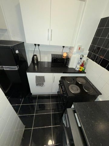 Studio Flat, Aylesford House, SE1 - Photo 5