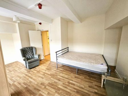 3 bedroom maisonette to rent - Photo 2