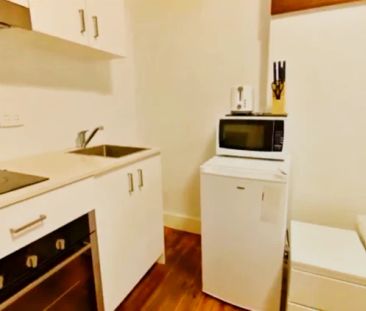 14 Holt, Sydney - Photo 5