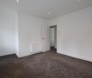 3 bedroom end of terrace house to rent - Photo 6