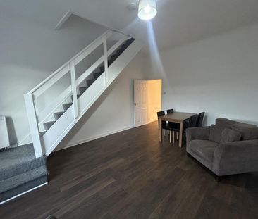 2 bedroom maisonette to rent - Photo 3