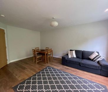 3b Ballyregan Road, Dundonald, Belfast, BT16 1HY - Photo 2