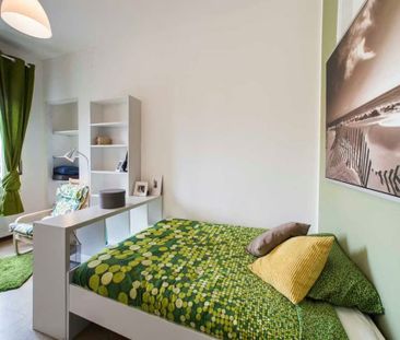 Viale Carlo Espinasse, Milan, Lombardy 20156 - Foto 4