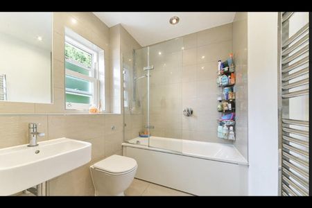 2 Bed Flat, Woodmill Close, SW15 - Photo 3