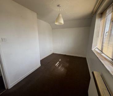 1 bed flat to rent in Florence Road, Bournemouth, BH5 - Photo 1