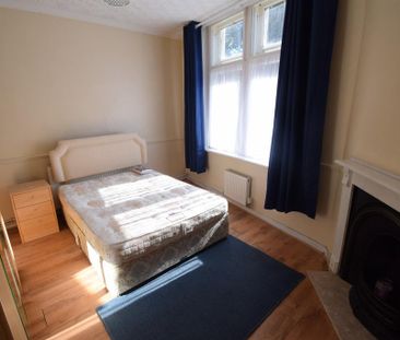 2 bedroom ground floor flat to rent - Photo 4