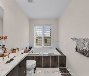 For Lease - 22 Coneflower Crescent, Toronto, Ontario - Photo 1