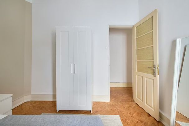 Rua Chaby Pinheiro, Lisbon, Lisbon 1000-078 - Photo 1