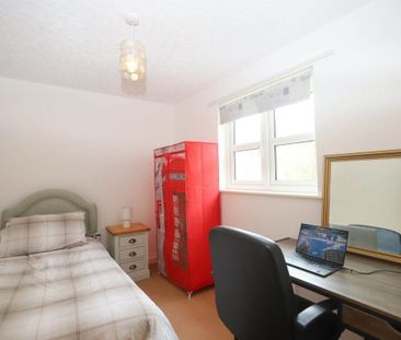 Apartment in Chertsey Grove, off London Road, Carlisle - Photo 1