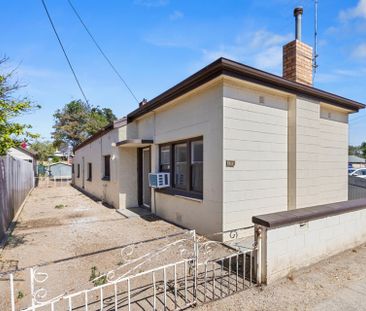 Retro Charm with Space to Make It Your Own - Photo 4