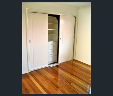 TOWNHOUSE FOR LEASE COBURG - Photo 3