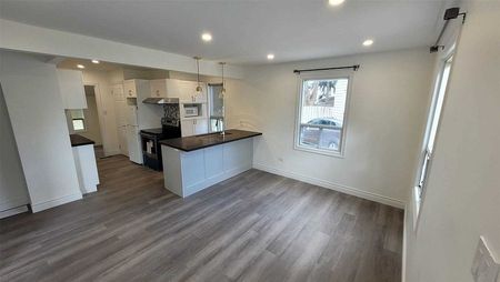 For Lease - 10 Warvet Crescent, Toronto, Ontario - Photo 4