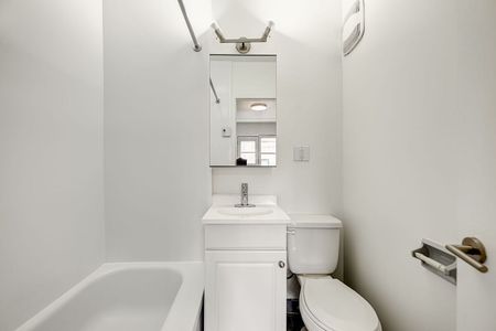 539 Prince-Arthur west - Photo 2