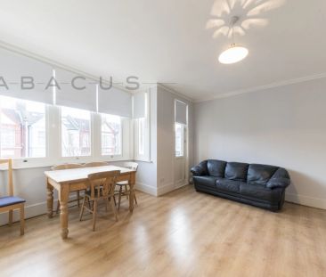 3 Bedroom Flat - Photo 2