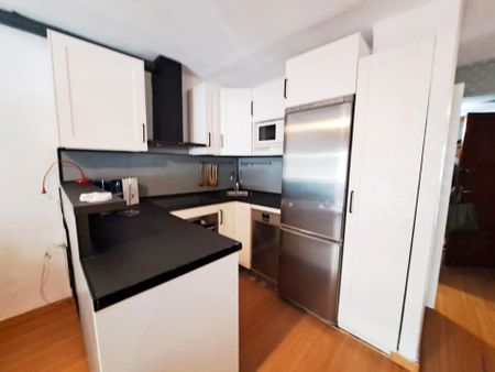 Apartamento de alquiler en Calle de Ramón Gómez de la Serna, 21, Playa de la Fontanilla - Photo 2