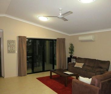 Modern, Easy Living - 30 Ellsworth Drive, Mount Louisa - Photo 3