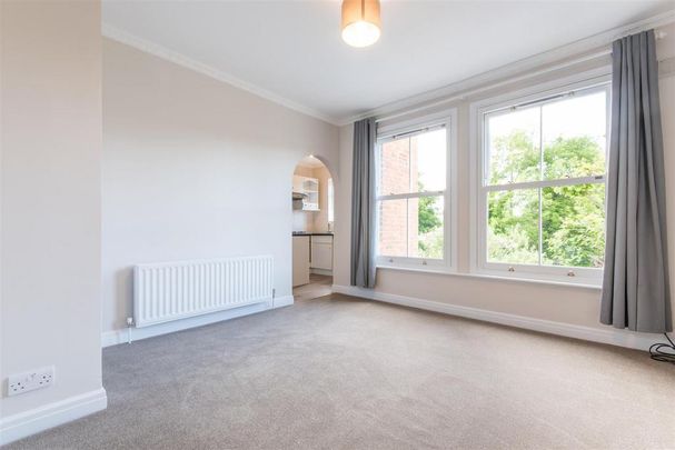 1 bedroom in a house share to rent - Photo 1